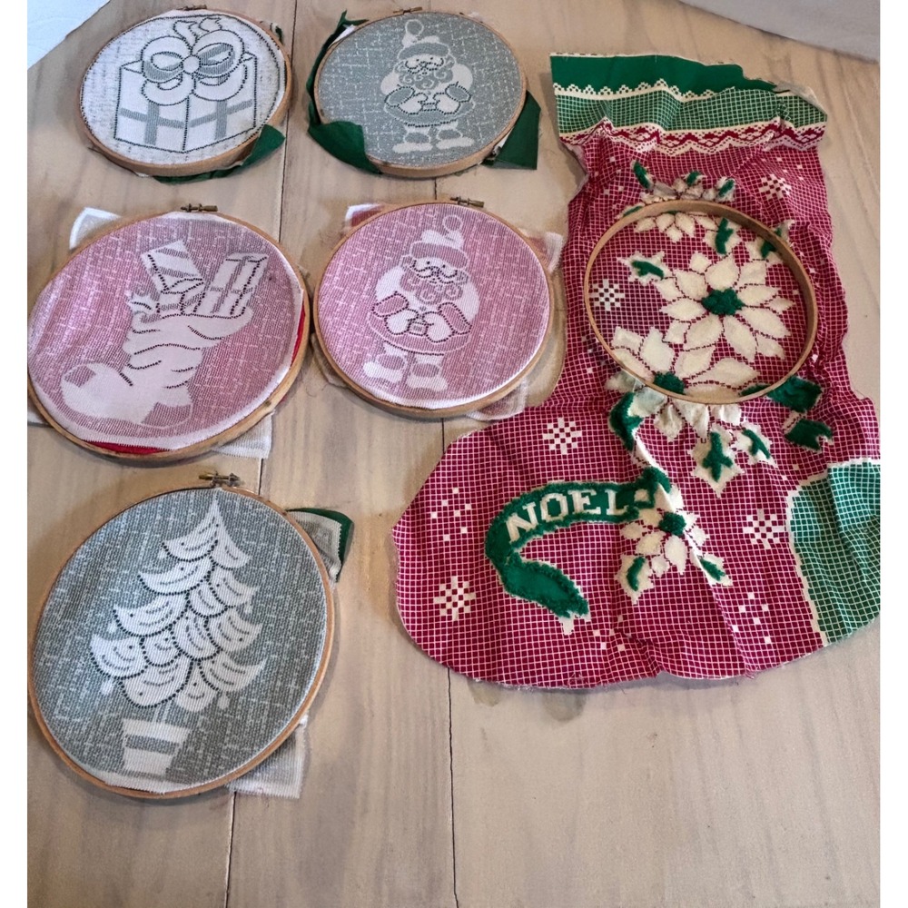 Vintage Christmas Embroidery Hoops Lot Santa Tree Poinsettia Noel Holiday Decor